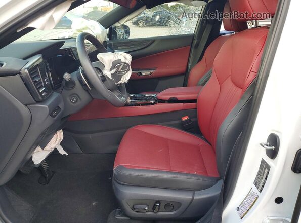 2T2GGCEZ8TC096212 2026 LEXUS NX White Widok wnętrza z przodu