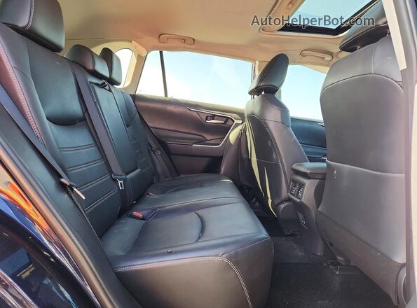 2T3C1RFV6KW022035 2019 TOYOTA RAV4 Синий Вид задней части салона
