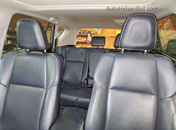 2T3DFREV2HW687336 2017 TOYOTA LIMITED Silver Widok tylnych siedzeń