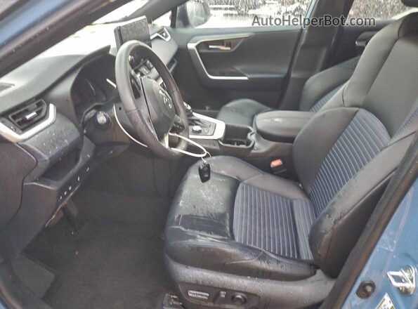 2T3E6RFV4RW068225 2024 TOYOTA RAV4 Синий Вид салона спереди