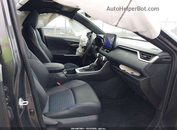 2T3E6RFV5PW046344 2023 TOYOTA RAV4 HYBRID Серый Вид салона спереди
