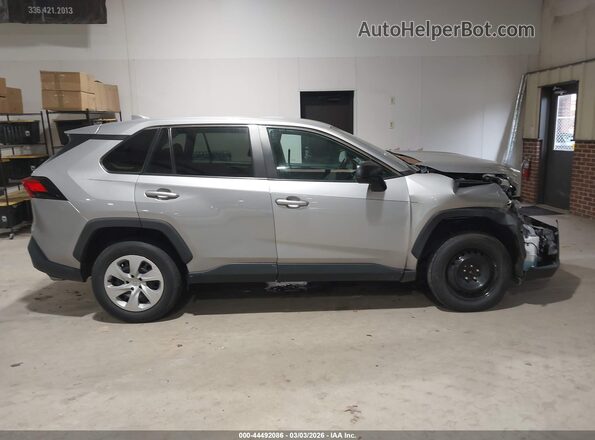 2T3F1RFV1RC435909 2024 TOYOTA LE Silver Вид задньої частини салону