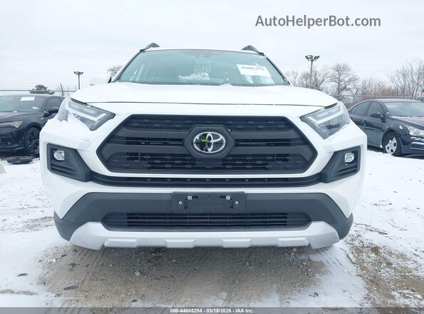 2T3J1RFVXRW458954 2024 TOYOTA RAV4 Белый Вид задней части салона