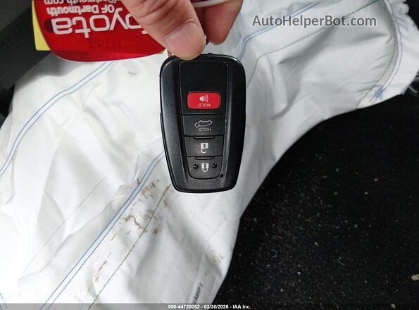 2T3P1RFV3SW613702 2025 TOYOTA LE Серый Вид панели приборов