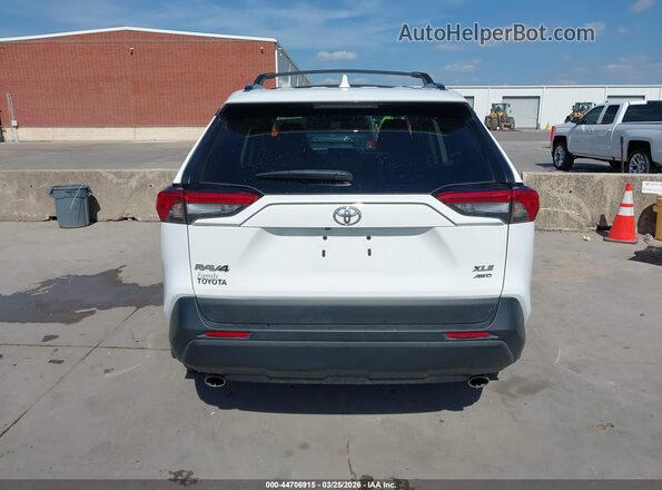 2T3P1RFV4PW407831 2023 TOYOTA LE White 