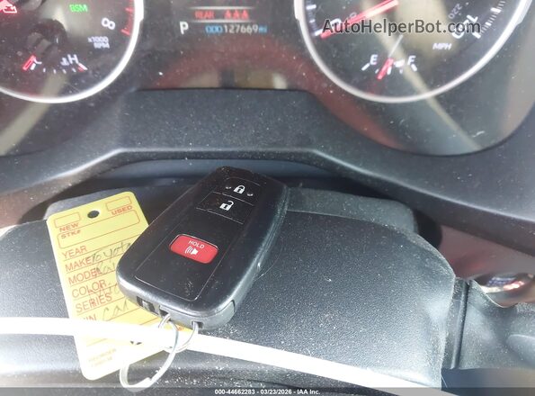 2T3P1RFV7KW081693 2019 TOYOTA LE Silver Widok deski rozdzielczej