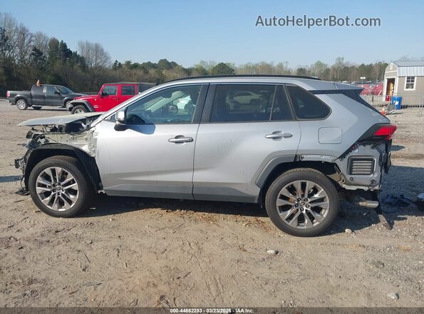 2T3P1RFV7KW081693 2019 TOYOTA LE Silver 