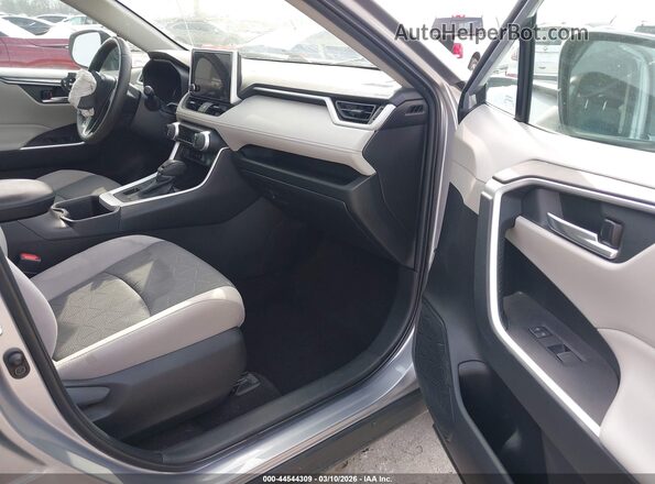2T3P1RFV8PC336375 2023 TOYOTA LE Silver წინა სალონის ხედი