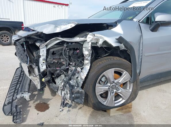 2T3P1RFV8PC336375 2023 TOYOTA LE Silver წინა ხედი