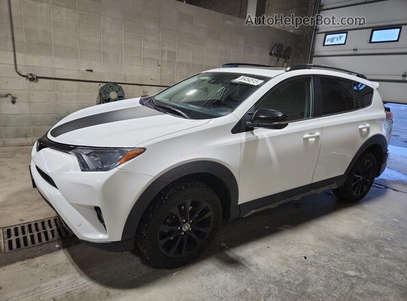 2T3RFREV4JW744180 2018 TOYOTA RAV4 Белый Передняя левая четверть