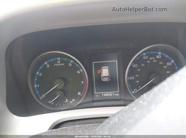 2T3RFREV9JW771648 2018 TOYOTA LE White Widok tylnych siedzeń