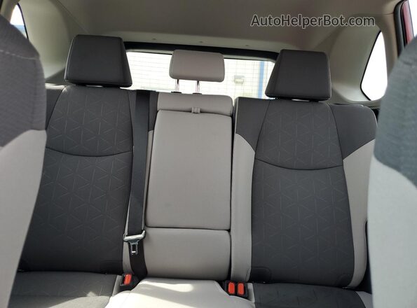 2T3RWRFV3SW267886 2025 TOYOTA RAV4 Red Vista de los asientos traseros