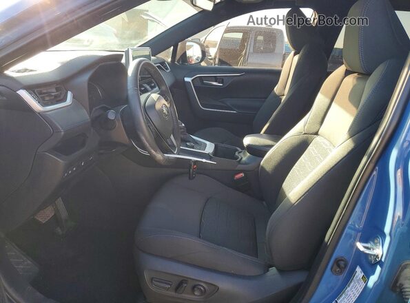 2T3T6RFV8RW077730 2024 TOYOTA RAV4 Синий Вид салона спереди