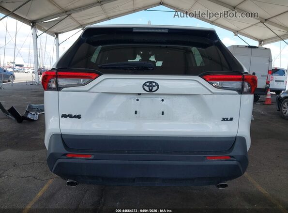 2T3W1RFV0RC291091 2024 TOYOTA LE White 