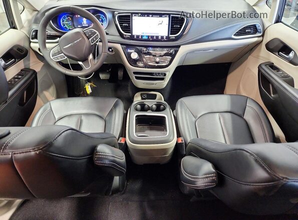 2C4RC1S77RR156781 2024 CHRYSLER PACIFICA Черный Вид панели приборов