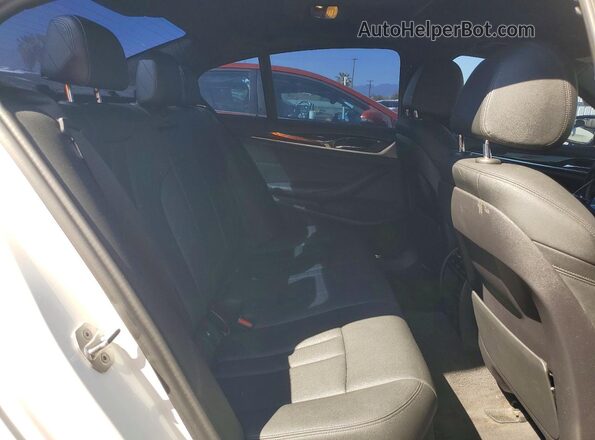 WBAJA5C39HG894021 2017 BMW OTHER Белый Вид задней части салона