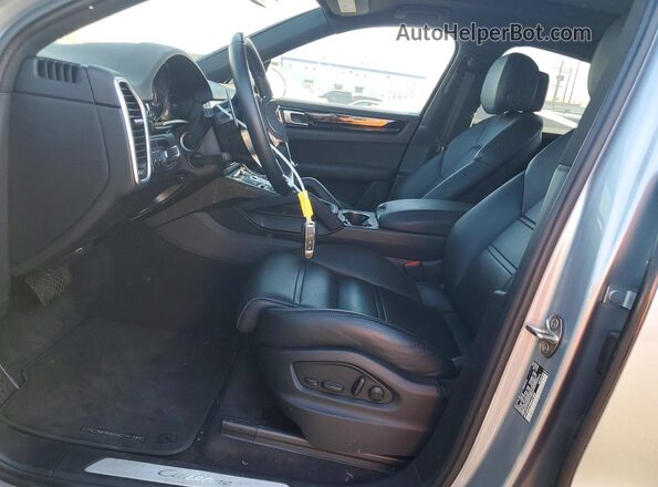 WP1BE2AY8NDA51058 2022 PORSCHE CAYENNE Silver Vista del salpicadero