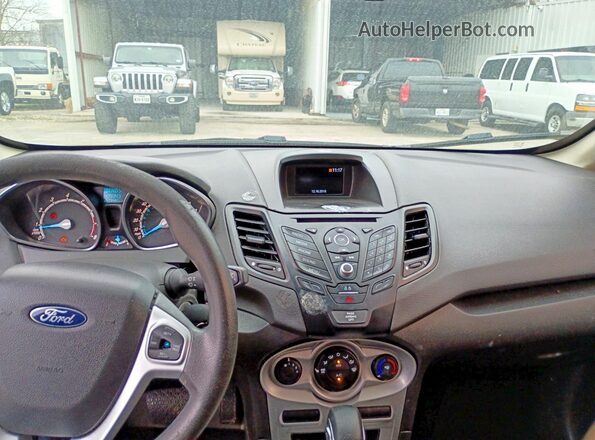 3FADP4BJ2KM110600 2019 FORD FIESTA White Вид щитка приладів