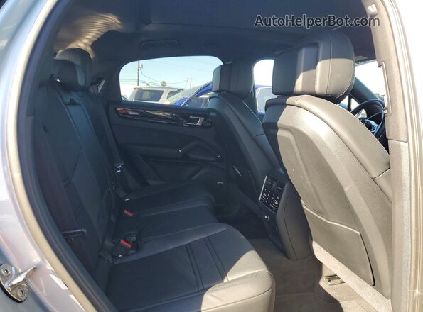 WP1BE2AY8NDA51058 2022 PORSCHE CAYENNE Silver Vista del compartimento del motor