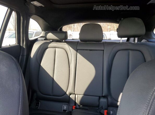 WBXJG9C01M5T06698 2021 BMW X1 Серый Вид задней части салона