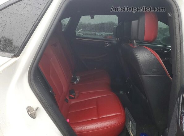 WP1AG2A57HLB51688 2017 PORSCHE MACAN Белый Вид задней части салона