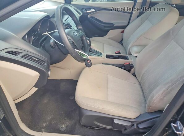 1FADP3K2XGL393601 2016 FORD FOCUS Черный Вид салона спереди