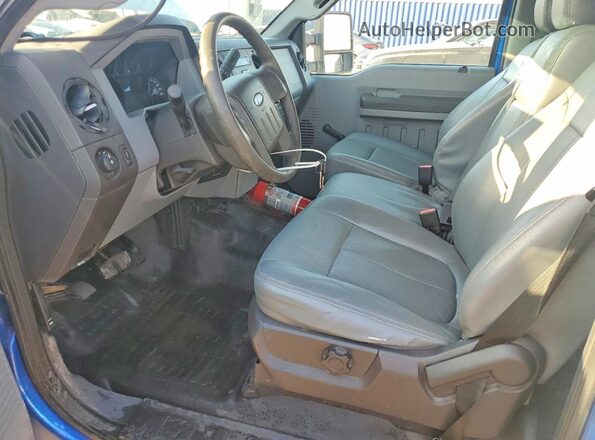 1FTBF2A66GEB35695 2016 FORD F250 Белый Вид салона спереди