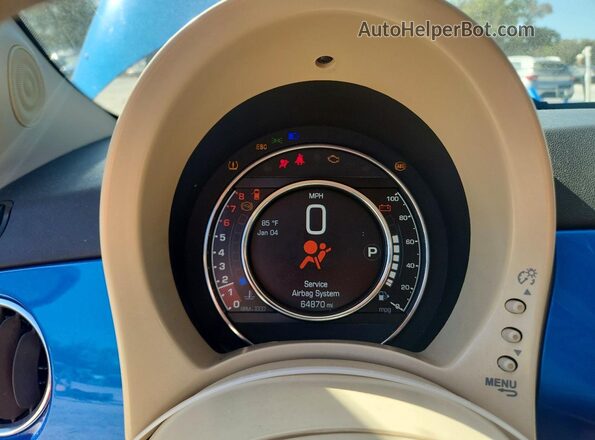 3C3CFFKH6JT377779 2018 FIAT 500 Синий Вид щитка приборов