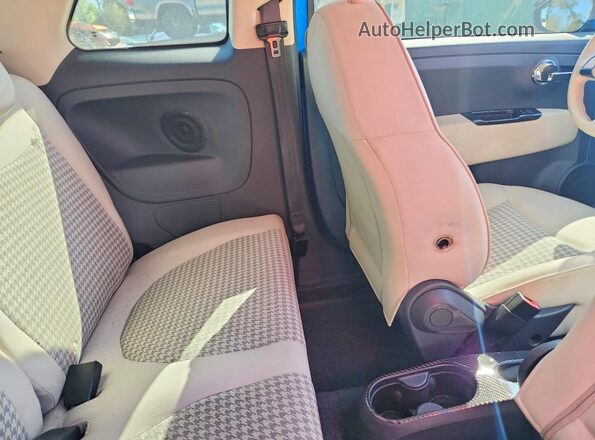 3C3CFFKH6JT377779 2018 FIAT 500 Синий Вид задней части салона
