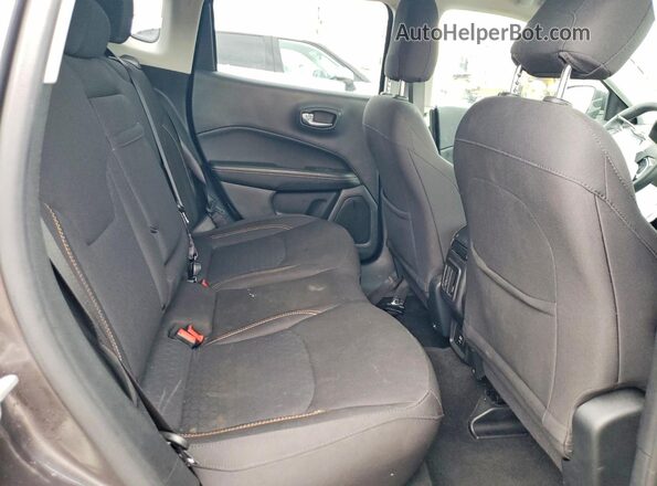 3C4NJCAB5LT133817 2020 JEEP COMPASS Gray Вид задньої частини салону