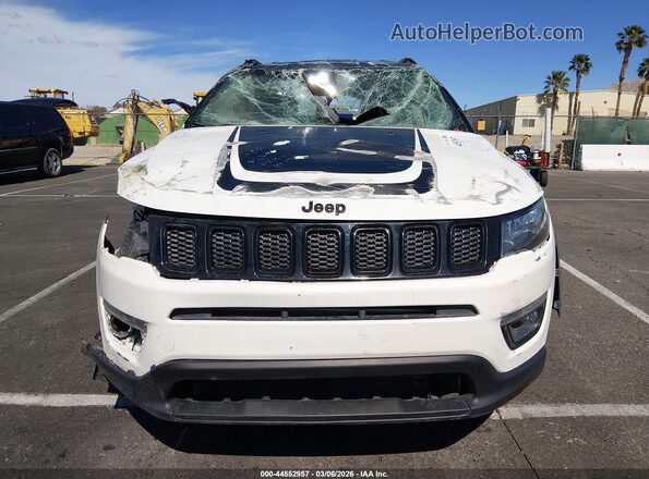 3C4NJCBB4JT327248 2018 JEEP COMPASS White Vista interior trasera