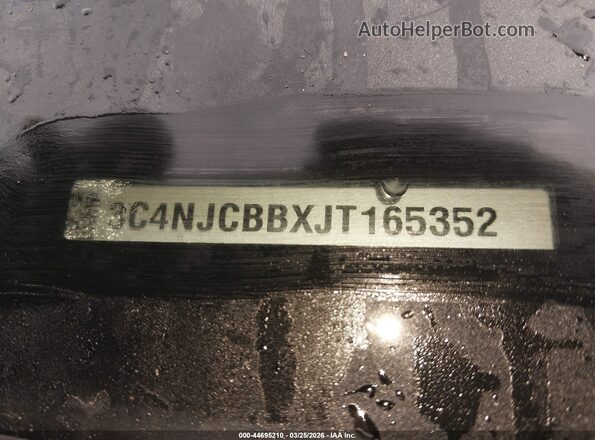 3C4NJCBBXJT165352 2018 JEEP COMPASS Серый Вид задней части салона