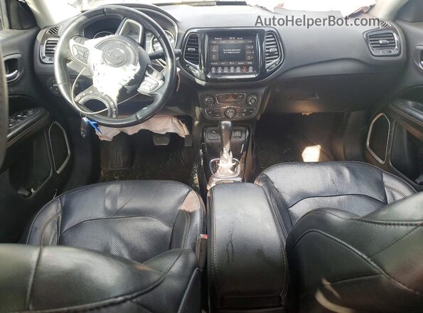 3C4NJCCB6KT699089 2019 JEEP COMPASS Серебряный Вид панели приборов