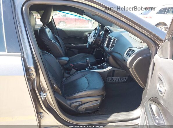 3C4NJCEB5MT522842 2021 JEEP COMPASS Серый Вид салона спереди