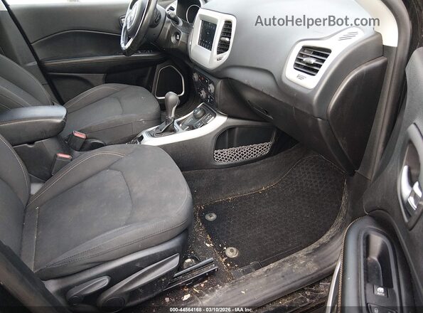 3C4NJDAB4KT787700 2019 JEEP COMPASS Черный Вид салона спереди