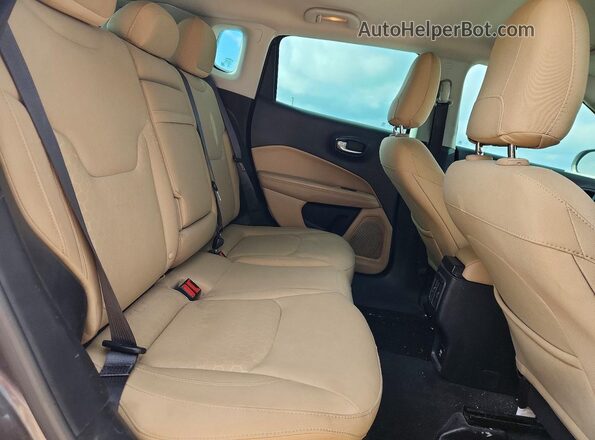 3C4NJDAB8JT135676 2018 JEEP COMPASS Charcoal Vista interior trasera