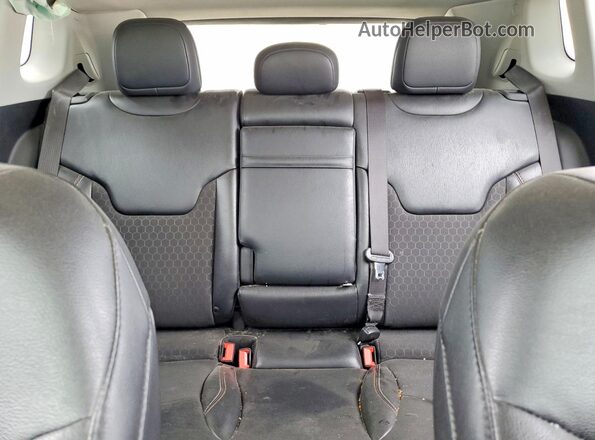 3C4NJDBB0KT741635 2019 JEEP COMPASS Silver Հետևի նստատեղերի տեսք
