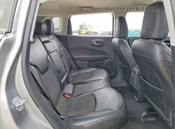 3C4NJDBB0KT741635 2019 JEEP COMPASS Silver Սալոնի հետևի տեսք