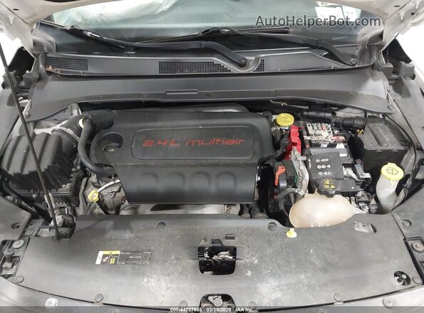 3C4NJDBB0KT796098 2019 JEEP COMPASS White Вид ззаду