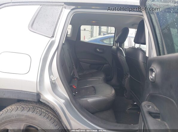 3C4NJDBB0LT252329 2020 JEEP COMPASS Silver Вид наклейки з VIN-кодом