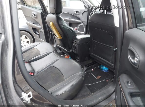 3C4NJDBB1KT756774 2019 JEEP COMPASS Gray VIN կոդի պիտակի տեսք