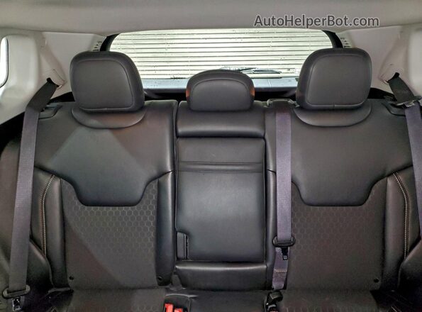 3C4NJDBB1KT849598 2019 JEEP COMPASS White Հետևի նստատեղերի տեսք