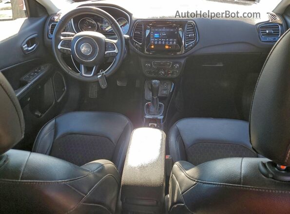 3C4NJDBB1MT570039 2021 JEEP COMPASS Red Вид панелі приладів