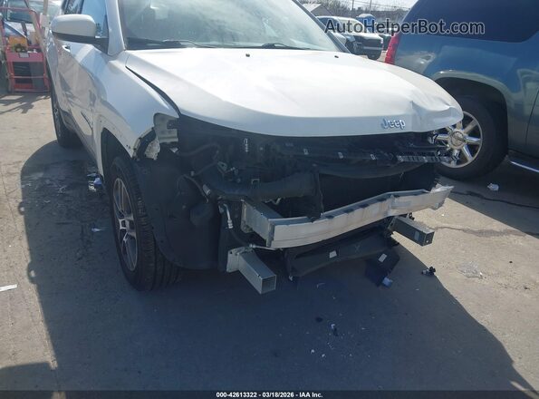 3C4NJDBB6HT617037 2017 JEEP NEW COMPASS White Widok z przodu