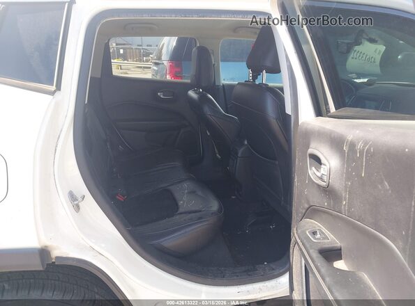 3C4NJDBB6HT617037 2017 JEEP NEW COMPASS White Widok naklejki z numerem VIN