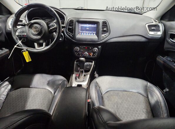3C4NJDBB7HT688845 2017 JEEP COMPASS Blue Widok deski rozdzielczej