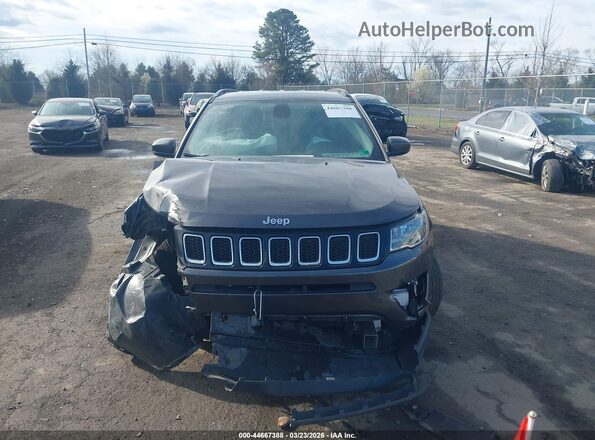 3C4NJDBB7JT150300 2018 JEEP COMPASS Черный Вид панели приборов