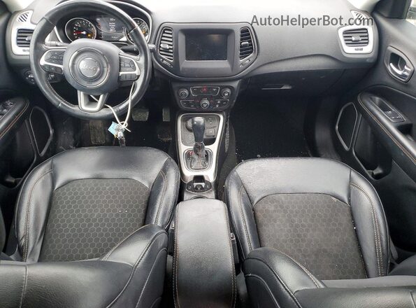 3C4NJDBB9KT651853 2019 JEEP COMPASS White Առջևի վահանակի տեսք