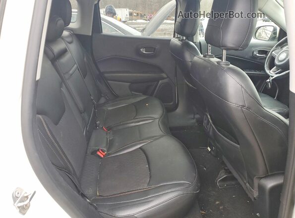 3C4NJDBB9KT651853 2019 JEEP COMPASS White Հետևի նստատեղերի տեսք