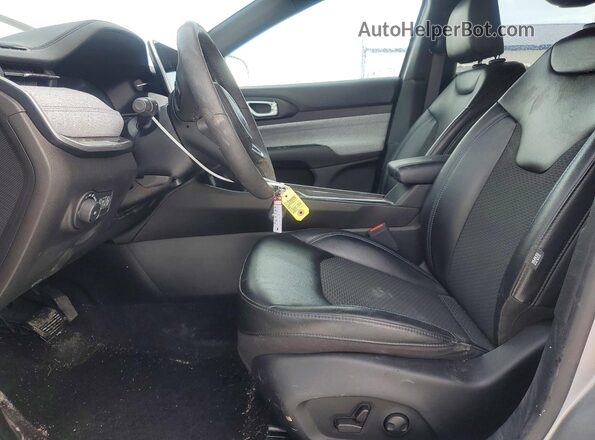3C4NJDBN4PT560040 2023 JEEP COMPASS Silver წინა სალონის ხედი